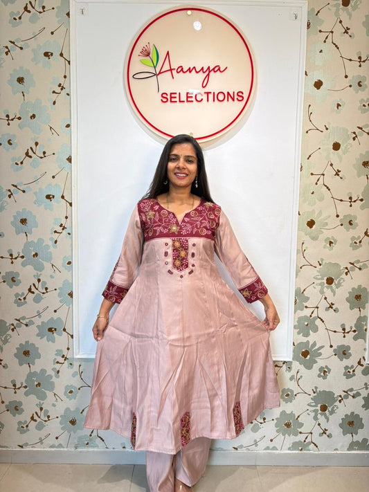 Mulchanderi soft pink 3 piece set