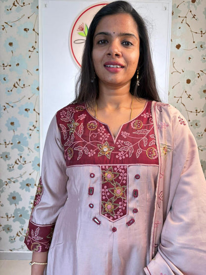Mulchanderi soft pink 3 piece set
