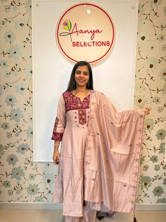 Mulchanderi soft pink 3 piece set