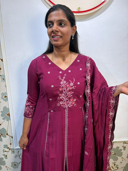 Wine Mulchanderi Set