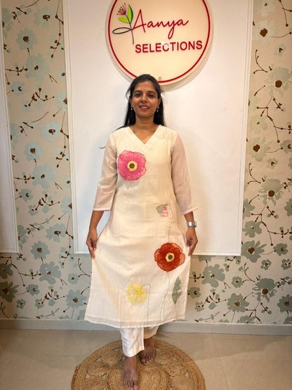 Off White Pure Mul Chanderi Floral Appliqué Kurti Set