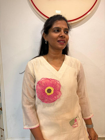 Off White Pure Mul Chanderi Floral Appliqué Kurti Set