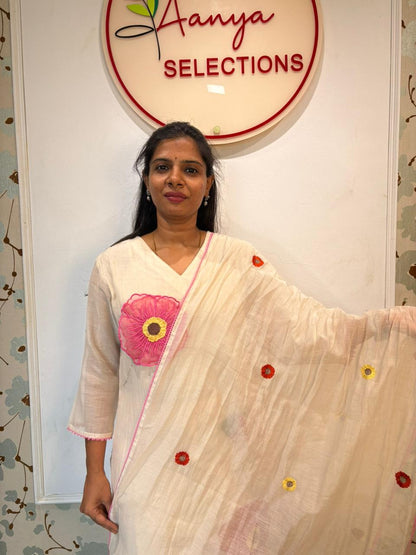 Off White Pure Mul Chanderi Floral Appliqué Kurti Set